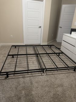 Low profile Bedframe
