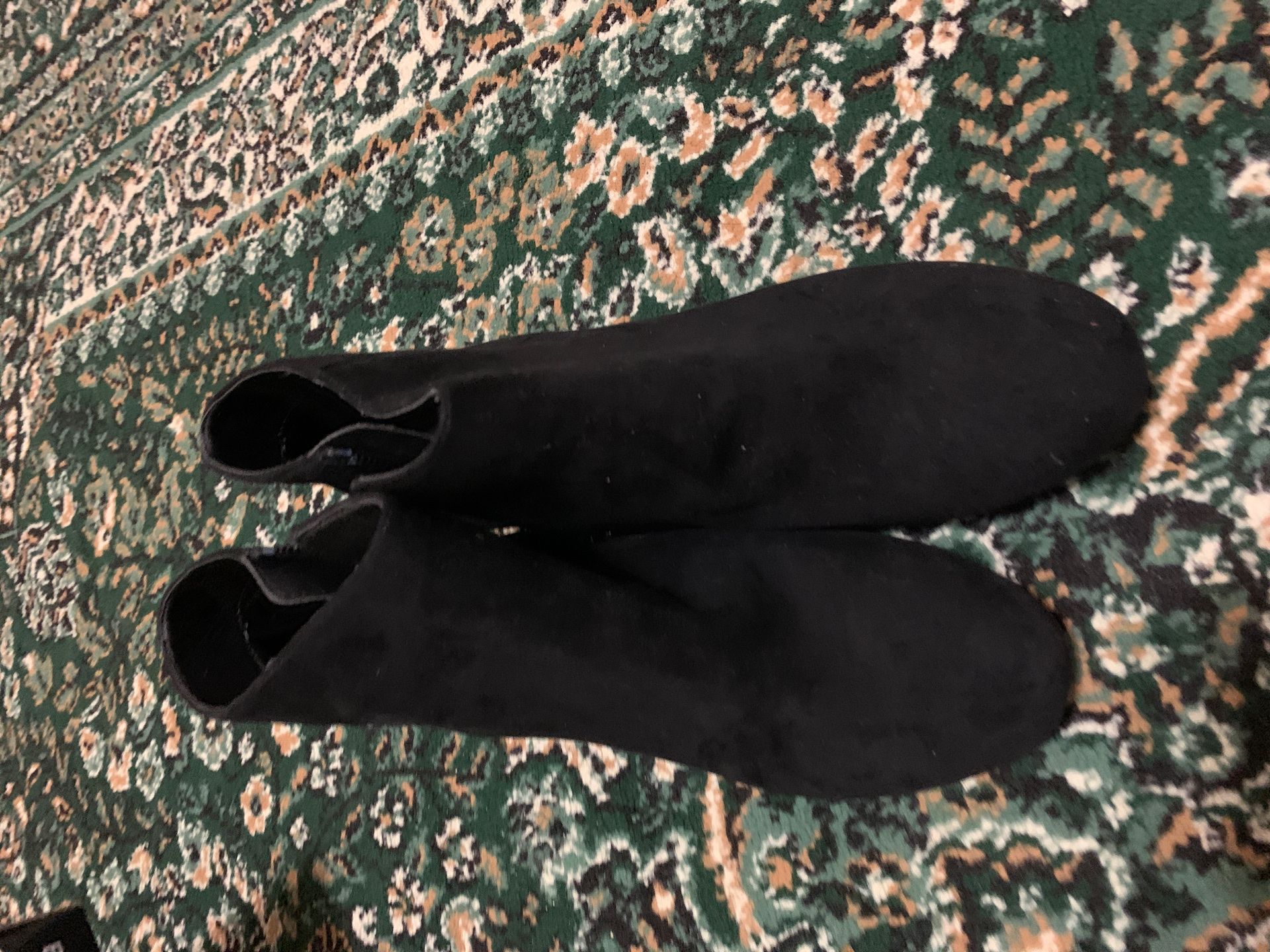 Arizona booties 7.5 size black color new brand