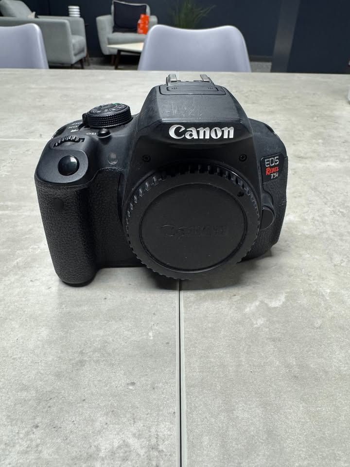 Canon EOS Rebel T5i DSLR Camera Body Only