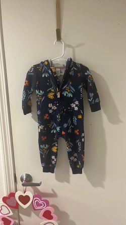 Carters zip up onesie size 12m