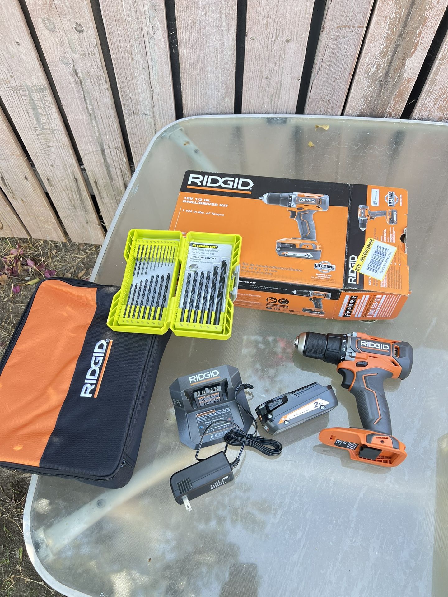 Ridgid 18v Cordless 1/2 in. Drill Driver Kit w/ Drill Bits