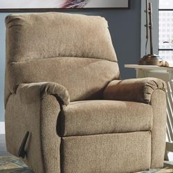 Nerviano - Zero Wall Recliner 