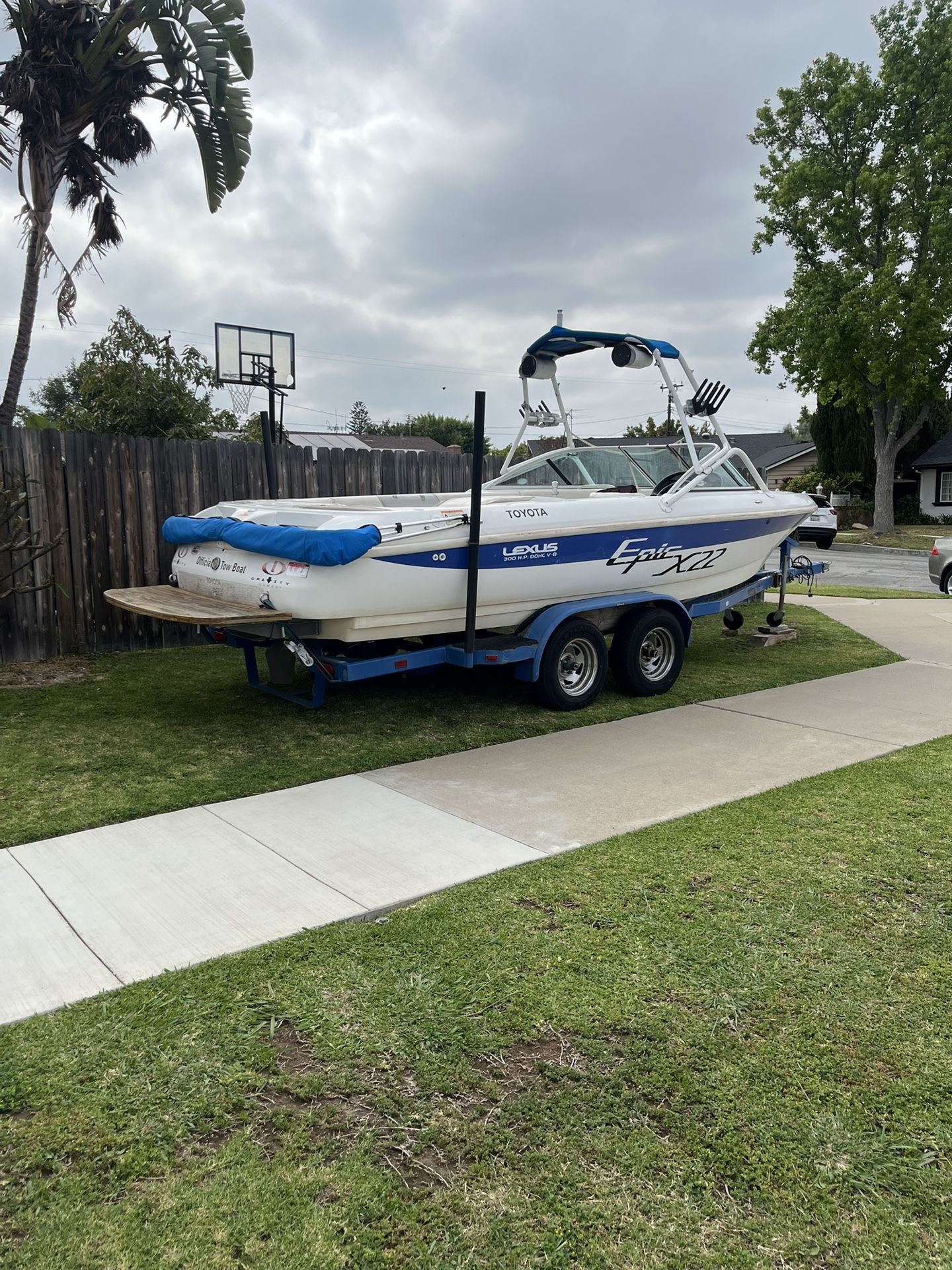 2001 Toyota Wake and ski