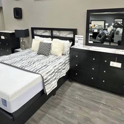New 5 Piece Queen Size Bedroom Set With Free Delivery, Does Not Include Mattress 