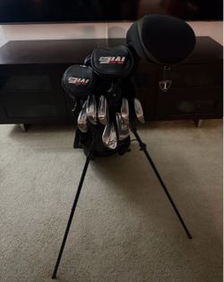 TaylorMade Golf Club Set