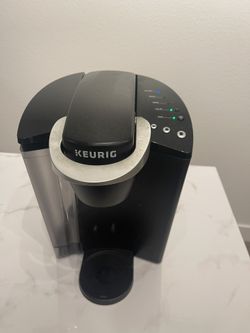 KEURIG COFFEE MAKER