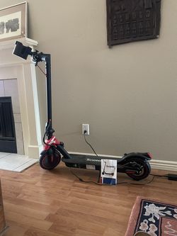I-9 foldable electric scooter like new!!