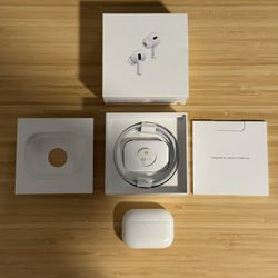AirPods Pro 2nd Gen – MagSafe Case – Great Condition – Box & Tips 