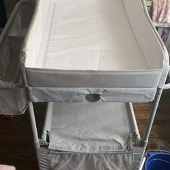 Sweeby Portable Baby Changing Table