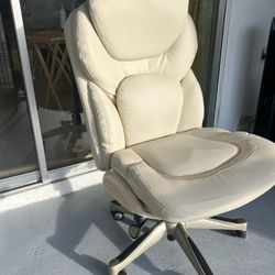 Office Chair In Excellent Condition $100 