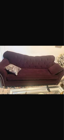 Am selling my living room set $700
