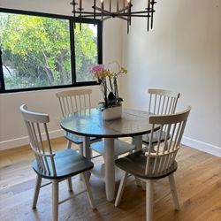 Table Transformer with Chairs