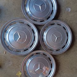 Set Of Hub Caps  For Older Mercedes 