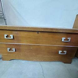 Vintage Roos Sweetheart Cedar Hope Chest
