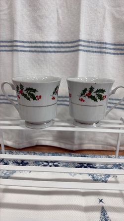 Par de tasas navideñas