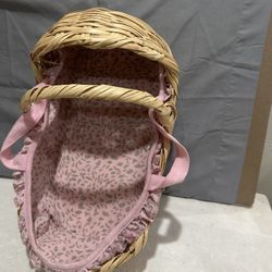 Moses    Wicker   Dolls    Basket   