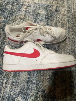 NIKE SHOES 👟 SIZE 10.5