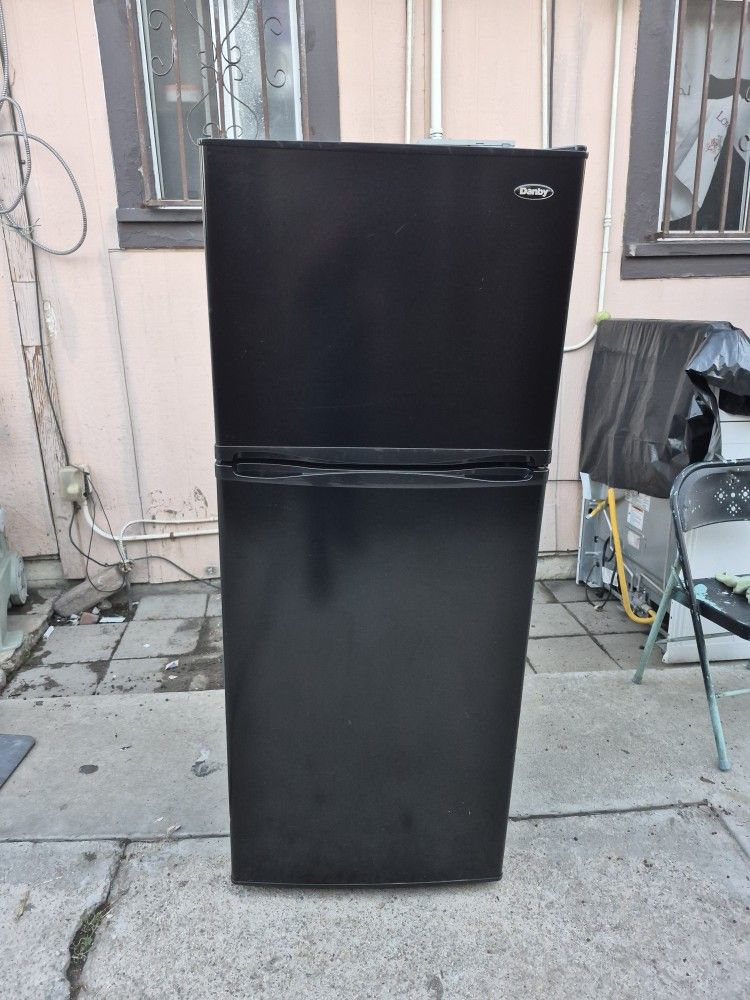 24" Fridge In Good Condition $140