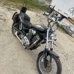 SUZUKI INTRUDER MOTORCYCLES