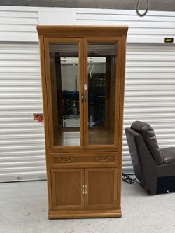 China Cabinet $200 - Free Delivery 