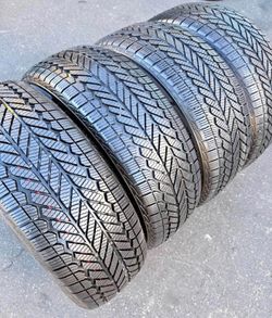 255/50/20 Bridgestone Selling a set of 4 tires in excellent condition 🫡