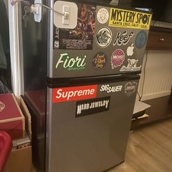 Mini Fridge/freezer
