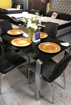 Table 4 chairs