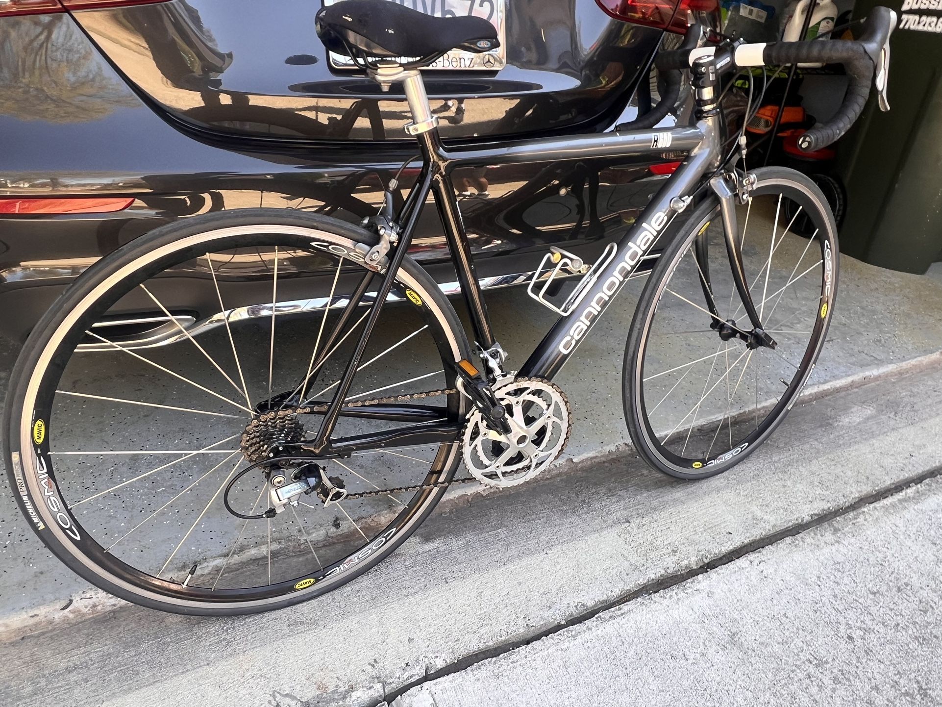Black Cannondale R600