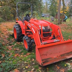 Kubota L3301 Tractor 
+ 60" Brush Hog 