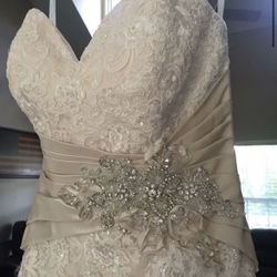 Allure Bridal Wedding Gown - NEW! 