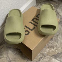 Yeezy Slides 