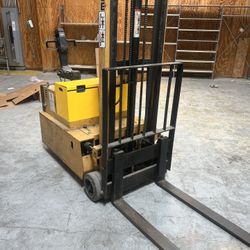 Pallet Stacker 