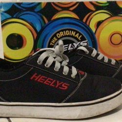 Heelys Shoes For Boys Size 7.