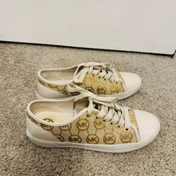 Michael Kors Monogrammed Jacquered city Sneakers 6.5 M