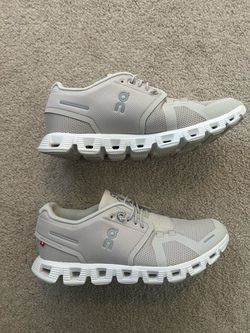 On Cloud 5 Running Sneakers