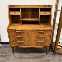 Antique Secretary desk 36.5”w, 18”d, 45.5”h