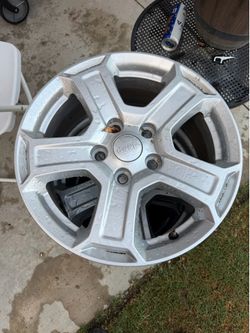 Set of 5 rims jeep wrangler 5x5 17s