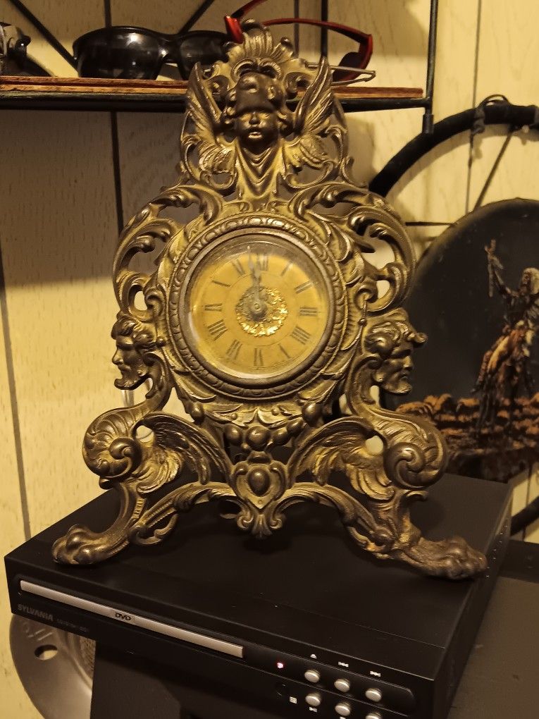 Antique Wind Up Clock for Sale in Greeneville, TN OfferUp
