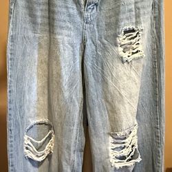 Two Jeans - Baggy And Distressed Size 9 - Skinny Size 28x30