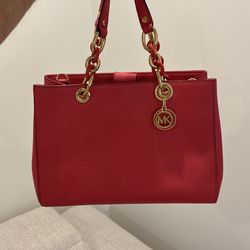 Michael Kors Purse Coral Color. Priced To Sell Quick 
