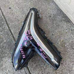 2019-23 Cadillac Xt4 Left Headlight 