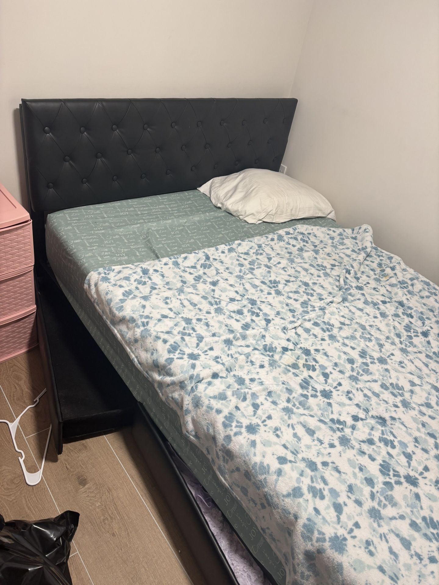 Full Size Bed With Matress