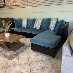 Sectional With Designed Pillows ‼️new‼️