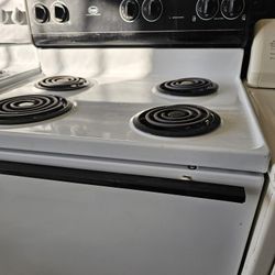 Roper Electric Stove Working Perfectly Fine Very Clean I Can Deliver To You 90 Days Warranty 