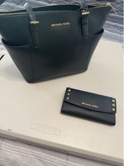 Micheal Kors purse and wallet combo