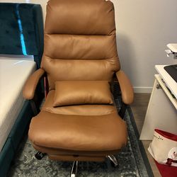 Very nice office chair