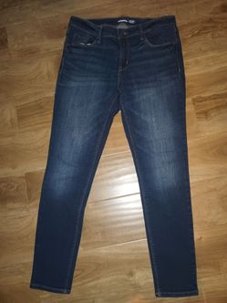Pantalón de mezclilla .