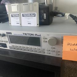 Korg TRITON Synth Rack with 2 FACTORY Patch Discs and Original Power Piano