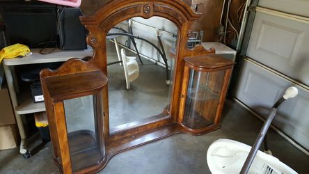 Dresser mirror