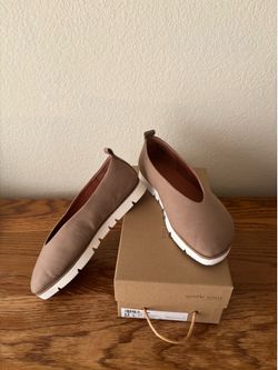 Gentle Souls by Kenneth Cole Demi Leather Flat